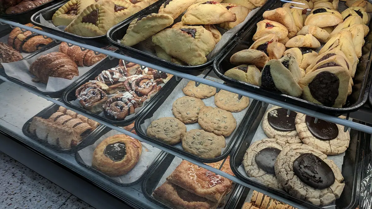 Yaadgaar Bakeries – bakery in Laisterdyke, Bradford